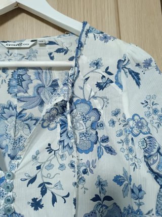 Camisa Formale floral azul y blanco Talla M