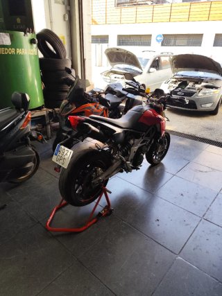 Aprilia Dorsoduro 750 A2 Supermotard