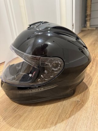 Casco de moto negro MT Helmets M
