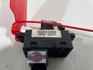 MANDO ELEVALUNAS TRASERO IZQUIERDO Kia Carens (RP)(2013->)