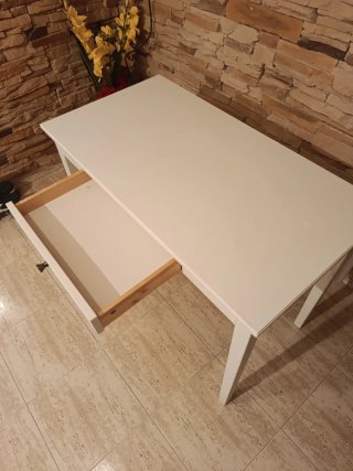 Mesa Ikea extensible y 2 sillas