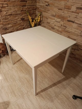 Mesa Ikea extensible y 2 sillas