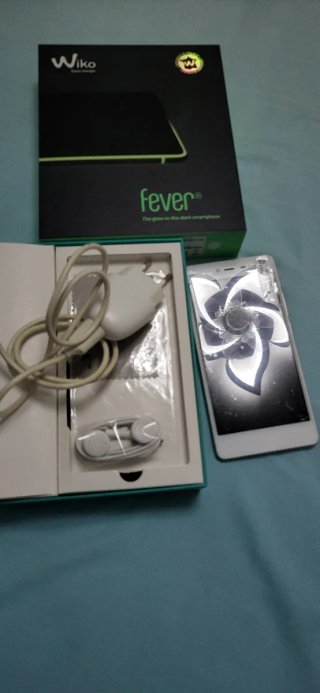 Teléfono Wiko Fever Blanco
