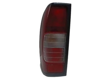 220-24716 piloto trasero nissan pickup 2.5 2246710