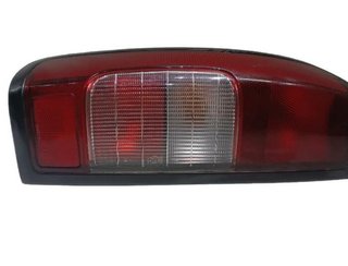 220-24716 piloto trasero nissan pickup 2.5 2246710