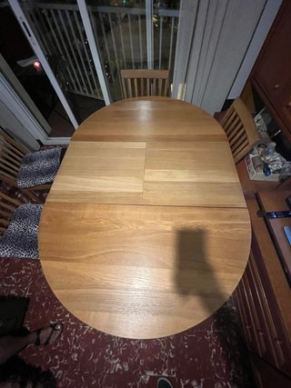 Mesa de comedor extensible + 4 sillas.