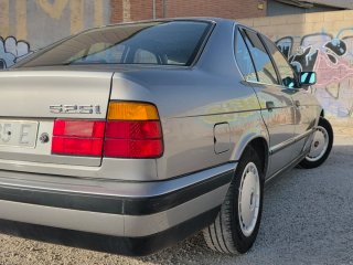 BMW E34 525iA