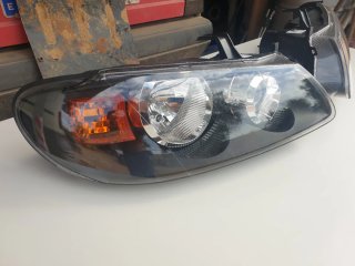 Faro Nissan Almera