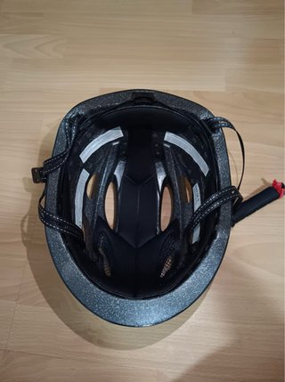 Casco Gudook con luz de advertencia