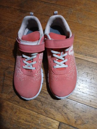 Scarpe bambina rosa con fiori bianchi