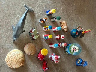 Lote figuras Roscón de Reyes y recuerdos