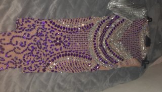 Vestido pedrería morado y plateado