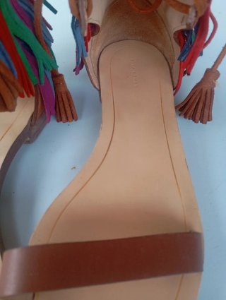 Sandalias de mujer con flecos y cordones