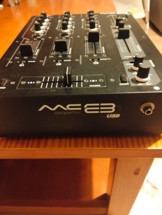Mesa de mezclas Akiyama MC-E2 USB