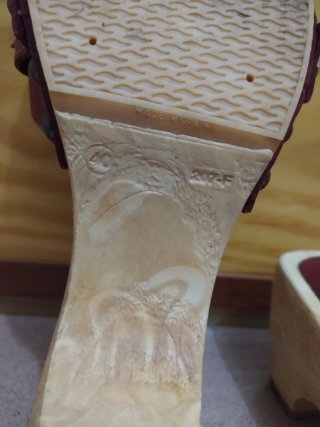Zuecos de madera vintage burdeos