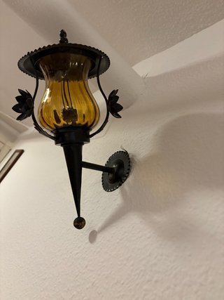 Farol de forja con cristal ámbar