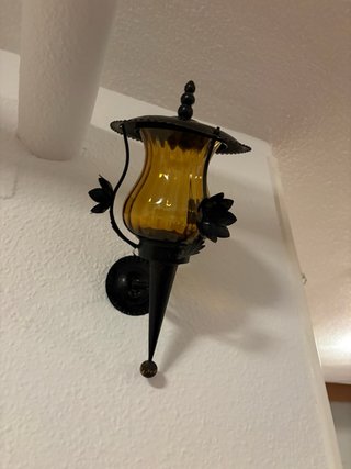Farol de forja con cristal ámbar