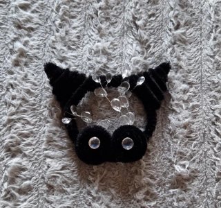 Llavero negro con diamantes