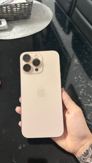 iPhone 16 Pro Max