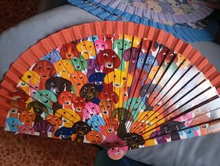 Abanico diseño perros multicolor
