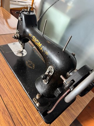 Máquina de coser Sigma antigua