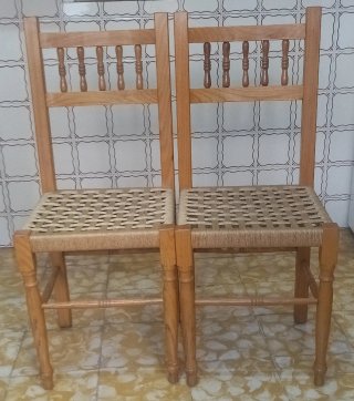 Juego de 2 sillas de madera