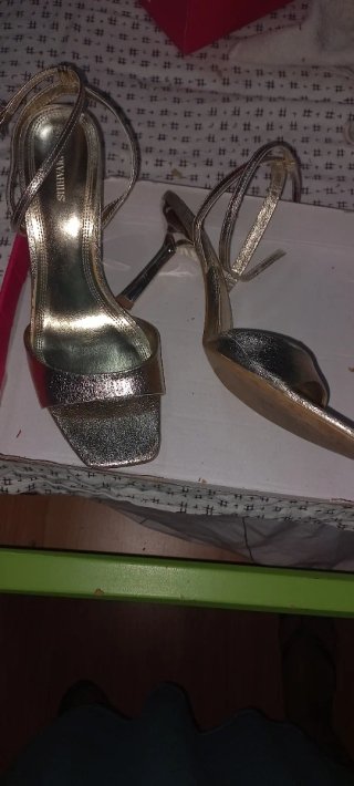 Zapatos de fiesta dorados tacón