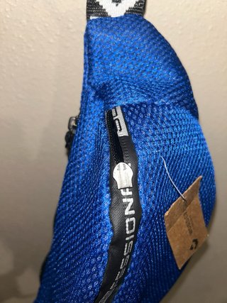Riñoneras Azul y Verde Militar dos por buen precio