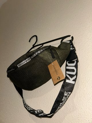 Riñoneras Azul y Verde Militar dos por buen precio