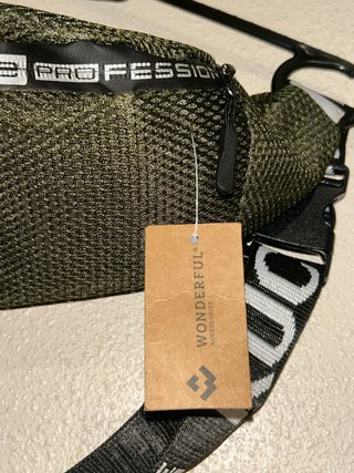 Riñoneras Azul y Verde Militar dos por buen precio