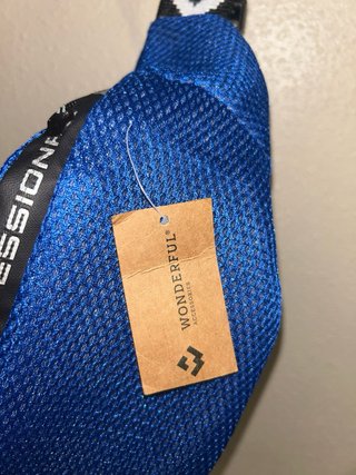Riñoneras Azul y Verde Militar dos por buen precio