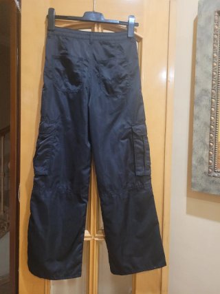 Pantalón cargo H&M negro