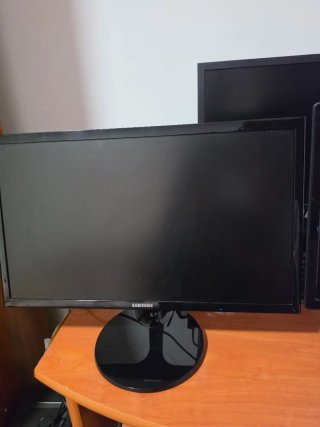 2 Monitores LG y Samsung 22 pulgadas