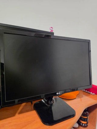 2 Monitores LG y Samsung 22 pulgadas