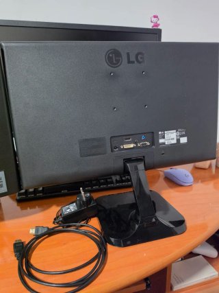 2 Monitores LG y Samsung 22 pulgadas