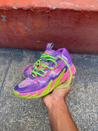Zapatilla Baloncesto Puma MB.03 Toxic Verde/Morado