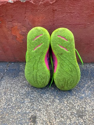 Zapatilla Baloncesto Puma MB.03 Toxic Verde/Morado