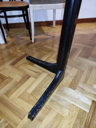 Mesa de comedor extensible negra de madera