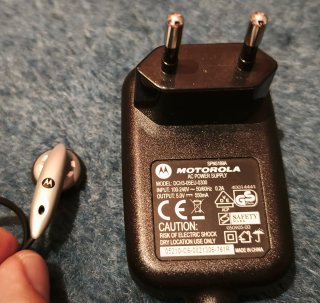 Cargador y manos libres Motorola originales