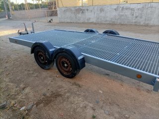 Remolque plataforma metálico