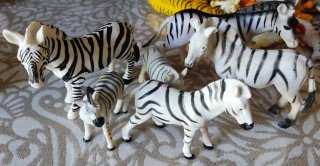 Lote animales de plástico para jugar (110 piezas)
