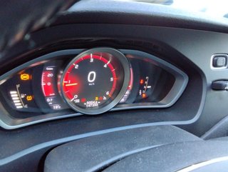 1868536 bomba 31362931 volvo v40 cross country