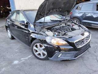 1868536 bomba 31362931 volvo v40 cross country