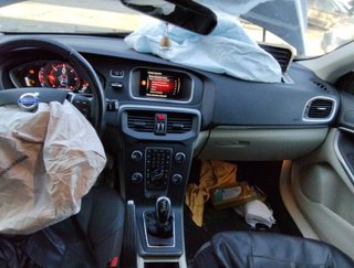 1868536 bomba 31362931 volvo v40 cross country