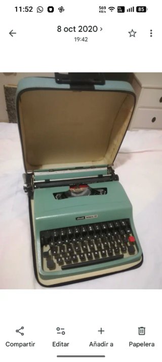 Máquina de escribir Olivetti Lettera 32