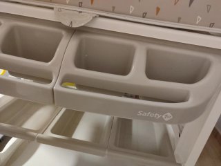 Cambiador bebé Safety 1st con bañera y ruedas