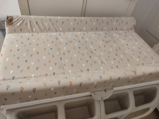 Cambiador bebé Safety 1st con bañera y ruedas