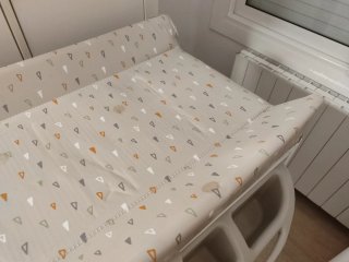 Cambiador bebé Safety 1st con bañera y ruedas