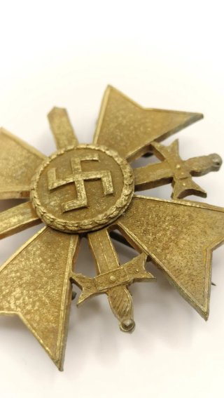Medalla División Azul con espadas