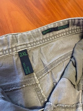 Bermudas grises